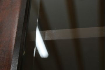 和製ビンテージ　民芸家具　クラシカルな佇まいが魅力的なハンガーポール付き縦型キャビネット(ワードローブ、洋服タンス、衣装タンス、収納棚、戸棚、ヴィンテージ)(R-075009)