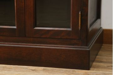 和製ビンテージ　民芸家具　クラシカルな佇まいが魅力的なハンガーポール付き縦型キャビネット(ワードローブ、洋服タンス、衣装タンス、収納棚、戸棚、ヴィンテージ)(R-075009)