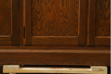 中古　三越家具(現カントリーハウス)　Brugge(ブルージュ)　ステンドグラスが上品な食器棚　定価約50万円　(R-075010)