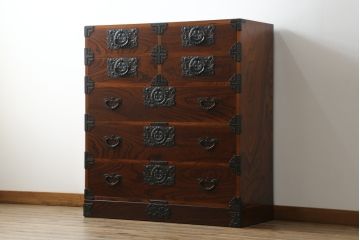 中古　美品　岩谷堂箪笥　力強い杢目と重厚感ある金具が魅力の和箪笥(整理箪笥、衣装タンス、収納たんす、引き出し)(R-075014)