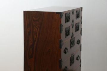 中古　美品　岩谷堂箪笥　力強い杢目と重厚感ある金具が魅力の和箪笥(整理箪笥、衣装タンス、収納たんす、引き出し)(R-075014)