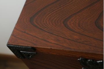 中古　美品　岩谷堂箪笥　力強い杢目と重厚感ある金具が魅力の和箪笥(整理箪笥、衣装タンス、収納たんす、引き出し)(R-075014)