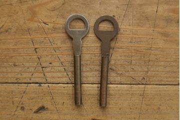 中古　美品　岩谷堂箪笥　力強い杢目と重厚感ある金具が魅力の和箪笥(整理箪笥、衣装タンス、収納たんす、引き出し)(R-075014)