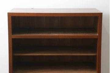 和製アンティーク　前面欅(ケヤキ)材　漆塗りが上品な雰囲気を醸し出す収納棚(戸棚、キャビネット、サイドボード、サイドキャビネット)(R-075016)