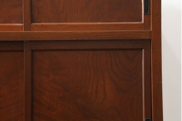 和製アンティーク　前面欅(ケヤキ)材　漆塗りが上品な雰囲気を醸し出す収納棚(戸棚、キャビネット、サイドボード、サイドキャビネット)(R-075016)