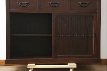 中古　美品　上質な和の空間を演出する水屋箪笥サイドボード(サイドキャビネット、収納棚、戸棚、食器棚、茶箪笥)(R-075019)