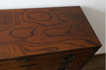 中古　岩谷堂箪笥　美しい杢目と上品な佇まいが目を惹く和箪笥(衣装箪笥、着物箪笥、収納たんす、整理タンス、引き出し)(R-075021)