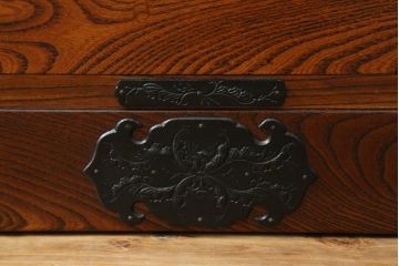 中古　岩谷堂箪笥　美しい杢目と上品な佇まいが目を惹く和箪笥(衣装箪笥、着物箪笥、収納たんす、整理タンス、引き出し)(R-075021)