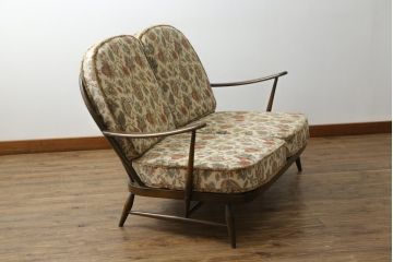 中古　美品!!　ERCOL(アーコール)　ボタニカル柄のファブリックが上品な2人掛けソファ(アームソファ、2Pソファ、二人掛け、英国、北欧)(R-075022)