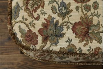 中古　美品!!　ERCOL(アーコール)　ボタニカル柄のファブリックが上品な2人掛けソファ(アームソファ、2Pソファ、二人掛け、英国、北欧)(R-075022)
