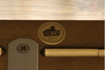 中古　美品!!　ERCOL(アーコール)　ボタニカル柄のファブリックが上品な2人掛けソファ(アームソファ、2Pソファ、二人掛け、英国、北欧)(R-075022)