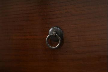 和製アンティーク　前面栗材　重厚感ある佇まいが魅力の米沢箪笥(重ね箪笥、和たんす、収納箪笥、時代箪笥、衣装たんす、整理タンス)(R-075033)