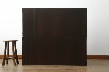 和製アンティーク　前面栗材　重厚感ある佇まいが魅力の米沢箪笥(重ね箪笥、和たんす、収納箪笥、時代箪笥、衣装たんす、整理タンス)(R-075033)