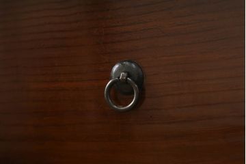 和製アンティーク　前面栗材　重厚感ある佇まいが魅力の米沢箪笥ローボード(テレビ台、テレビボード、ローチェスト、和タンス、収納たんす、時代箪笥、引き出し)(R-075034)