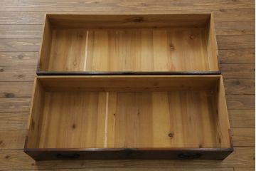 和製アンティーク　前面栗材　重厚感ある佇まいが魅力の米沢箪笥ローボード(テレビ台、テレビボード、ローチェスト、和タンス、収納たんす、時代箪笥、衣装箪笥、引き出し)(R-075035)