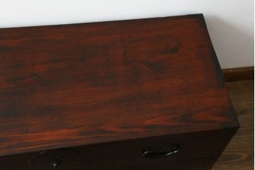 和製アンティーク　前面栗材　重厚感ある佇まいが魅力の米沢箪笥ローボード(テレビ台、テレビボード、ローチェスト、和タンス、収納たんす、時代箪笥、衣装箪笥、引き出し)(R-075035)