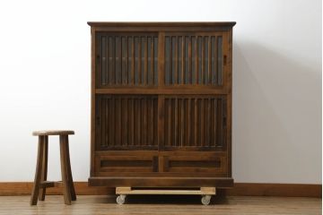 中古　美品　葉山ガーデン(Hayama Classic)　上質な和の空間を演出する格子引き戸の水屋箪笥(食器棚、茶箪笥、キャビネット、収納棚、戸棚、店舗什器)(R-075037)