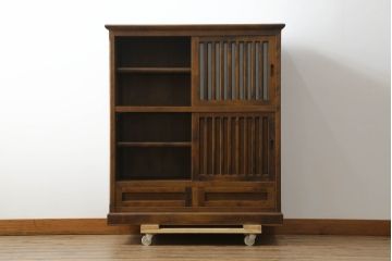 中古　美品　葉山ガーデン(Hayama Classic)　上質な和の空間を演出する格子引き戸の水屋箪笥(食器棚、茶箪笥、キャビネット、収納棚、戸棚、店舗什器)(R-075037)