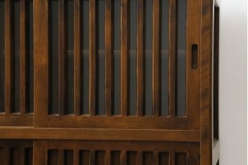 中古　美品　葉山ガーデン(Hayama Classic)　上質な和の空間を演出する格子引き戸の水屋箪笥(食器棚、茶箪笥、キャビネット、収納棚、戸棚、店舗什器)(R-075037)