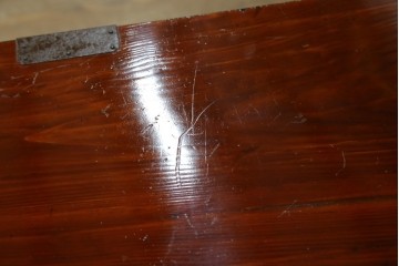 和製アンティーク　黒漆塗り　内部総桐(キリ)材　松竹梅の厚手金具が見事な庄内箪笥ローチェスト　(R-075039)