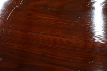 和製アンティーク　黒漆塗り　内部総桐(キリ)材　松竹梅の厚手金具が見事な庄内箪笥ローチェスト　(R-075039)