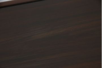 中古　美品　伝統工芸品　大阪唐木指物　中澤唐木　好斎作　紫檀(シタン)材　漆塗り　品のある佇まいが魅力の飾り棚(茶棚、違い棚、戸棚、収納棚)(R-075041)