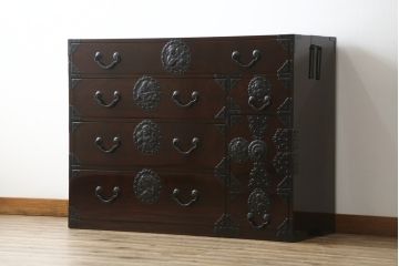 和製アンティーク　超美品!!　専門店にてフルリペア済み!!　前面欅(ケヤキ)材　希少な七福神金具が魅力の木地呂塗り仙台箪笥(時代箪笥、整理タンス、収納たんす、引き出し)(R-075045)