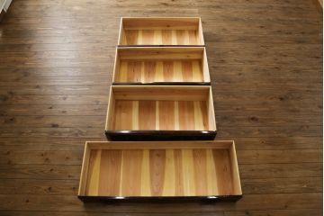 和製アンティーク　超美品!!　専門店にてフルリペア済み!!　前面欅(ケヤキ)材　希少な七福神金具が魅力の木地呂塗り仙台箪笥(時代箪笥、整理タンス、収納たんす、引き出し)(R-075045)