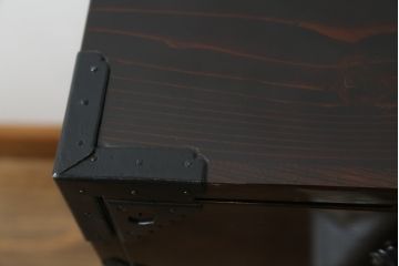 和製アンティーク　超美品!!　専門店にてフルリペア済み!!　前面欅(ケヤキ)材　希少な七福神金具が魅力の木地呂塗り仙台箪笥(時代箪笥、整理タンス、収納たんす、引き出し)(R-075045)