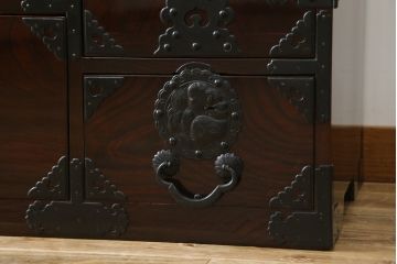 和製アンティーク　超美品!!　専門店にてフルリペア済み!!　前面欅(ケヤキ)材　希少な七福神金具が魅力の木地呂塗り仙台箪笥(時代箪笥、整理タンス、収納たんす、引き出し)(R-075045)