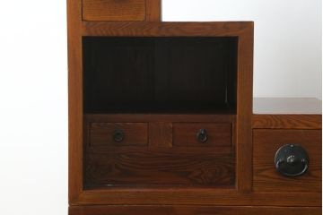 中古　美品!!　楡(ニレ)材　組み合わせ式　収納力抜群!!金具の素敵な両面使いできる階段箪笥(和箪笥、和タンス、収納箪笥)(R-075079)