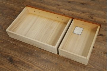 中古　美品　横浜クラシック家具　ダニエル(Daniel)　Etranger(エトランジェ)　E-111　温かみのある色合いと品のある佇まいが魅力のチェスト(サイドボード、引き出し)(定価約80万円)(R-075081)