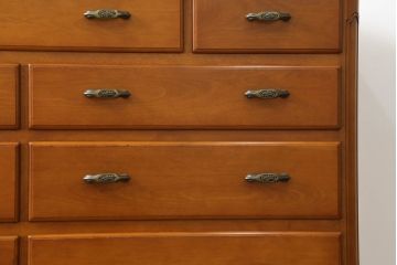 中古　美品　横浜クラシック家具　ダニエル(Daniel)　Etranger(エトランジェ)　E-111　温かみのある色合いと品のある佇まいが魅力のチェスト(サイドボード、引き出し)(定価約80万円)(R-075081)