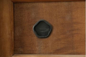 和製アンティーク　長い歳月を重ねた木味が魅力の三尺水屋箪笥(食器棚、収納棚、戸棚、時代箪笥、茶箪笥、キャビネット)(R-075091)