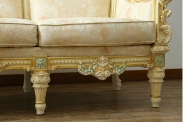 中古　イタリア高級家具　SILIK(シリック)　優雅で上品なロココ調の3人掛けソファ　(R-075094)