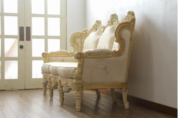 中古　美品　イタリア高級家具　SILIK(シリック)　ロココ調　優雅で上品な空間づくりにぴったりな3人掛けソファ(三人掛けソファ、3P、アームソファ)(R-075094)