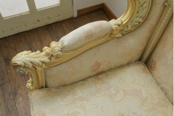 中古　美品　イタリア高級家具　SILIK(シリック)　ロココ調　優雅で上品な空間づくりにぴったりな3人掛けソファ(三人掛けソファ、3P、アームソファ)(R-075094)