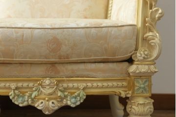 中古　美品　イタリア高級家具　SILIK(シリック)　ロココ調　優雅で上品な空間づくりにぴったりな3人掛けソファ(三人掛けソファ、3P、アームソファ)(R-075094)