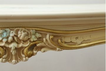 中古　美品　イタリア高級家具　SILIK(シリック)　ロココ調　優雅で上品な空間づくりにぴったりなセンターテーブル(ローテーブル、ソファテーブル、リビングテーブル、4人掛け)(定価約42万円)(R-075095)