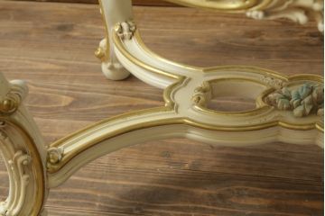 中古　美品　イタリア高級家具　SILIK(シリック)　ロココ調　優雅で上品な空間づくりにぴったりなセンターテーブル(ローテーブル、ソファテーブル、リビングテーブル、4人掛け)(定価約42万円)(R-075095)