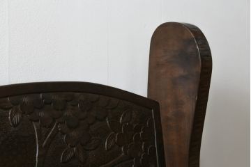 和製ビンテージ　軽井沢彫り　シックな色合いと華やかな桜の彫刻が美しいベンチ(長椅子、板座チェア、3人掛けベンチ、ヴィンテージ)(R-075096)