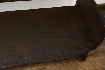 和製ビンテージ　軽井沢彫り　シックな色合いと華やかな桜の彫刻が美しいベンチ(長椅子、板座チェア、3人掛けベンチ、ヴィンテージ)(R-075096)