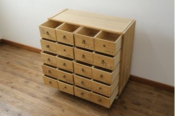 中古　総桐材　引き出し20杯!細かな収納に便利な薬箪笥(小物収納、チェスト、総桐箪笥、総桐たんす)(R-075099)