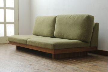 中古　AKASE(旧アカセ木工)　MASTERWAL(マスターウォール)　DANISH SOFA(デニッシュソファ)　ウォールナット材　ゆったりとした座り心地が魅力的な3人掛けソファ(三人掛け、3P、トリプルソファ)(定価約38万円)(R-075102)