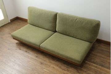 中古　AKASE(旧アカセ木工)　MASTERWAL(マスターウォール)　DANISH SOFA(デニッシュソファ)　ウォールナット材　ゆったりとした座り心地が魅力的な3人掛けソファ(三人掛け、3P、トリプルソファ)(定価約38万円)(R-075102)