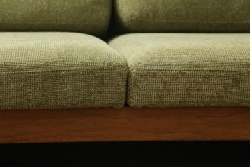 中古　AKASE(旧アカセ木工)　MASTERWAL(マスターウォール)　DANISH SOFA(デニッシュソファ)　ウォールナット材　ゆったりとした座り心地が魅力的な3人掛けソファ(三人掛け、3P、トリプルソファ)(定価約38万円)(R-075102)