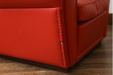 中古　美品　希少品　イタリア家具　Poltrona Frau(ポルトローナ フラウ)　Baby Vanity Fair(ベイビーバニティフェア) 　モデル904　ミニモデル　本革(レザー)　ボリューム感溢れるデザインが可愛らしいキッズ1Pソファ(レザーソファ、アームソファ、1人掛け、一人掛け)(定価約63万円)(R-075103)