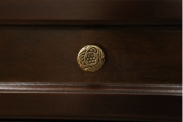 中古　カリモク家具(karimoku)　domani(ドマーニ)　PROCEED(プロシード)シリーズ　落ち着いた色味と堂々とした佇まいが魅力的なキャビネット(ガラスケース、コレクションケース、飾り棚、陳列棚、収納棚)(R-075105)