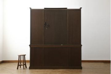 中古　カリモク家具(karimoku)　domani(ドマーニ)　PROCEED(プロシード)シリーズ　落ち着いた色味と堂々とした佇まいが魅力的なキャビネット(ガラスケース、コレクションケース、飾り棚、陳列棚、収納棚)(R-075105)