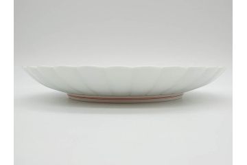 重要無形文化財　人間国宝　十四代　酒井田柿右衛門　錦　地文　約31cm　1尺皿　華やかな意匠が見事な菊型皿(色絵、変形皿、大皿、和皿、和食器、共箱付き、一尺)(R-075118)
